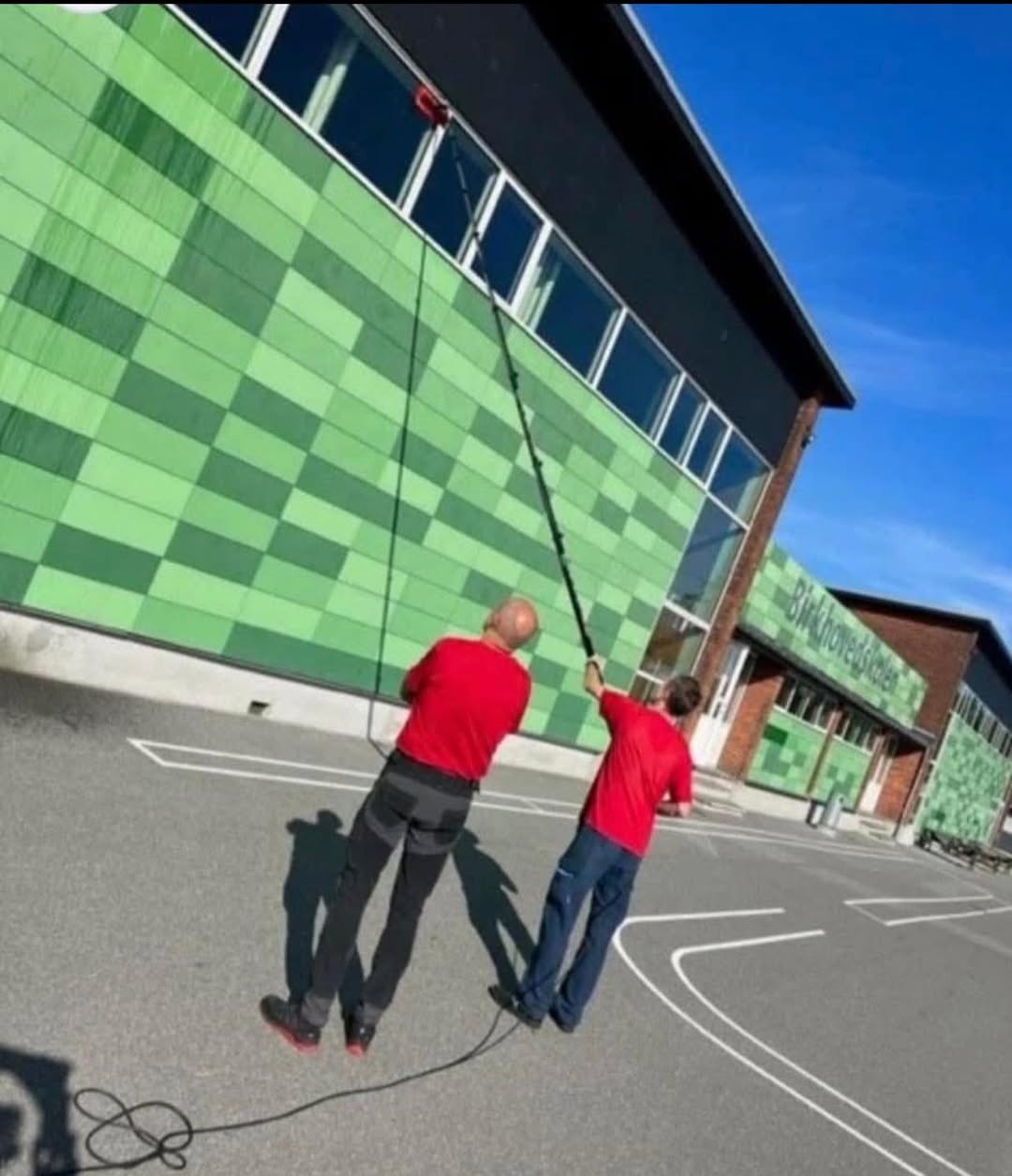 Rentvands vinduespudsning med Ultra Rent Vand. Samt grundteknikkerne fra kursus trin 1 - Kontakt os for info og bookning nr. mobil 20 89 25 27